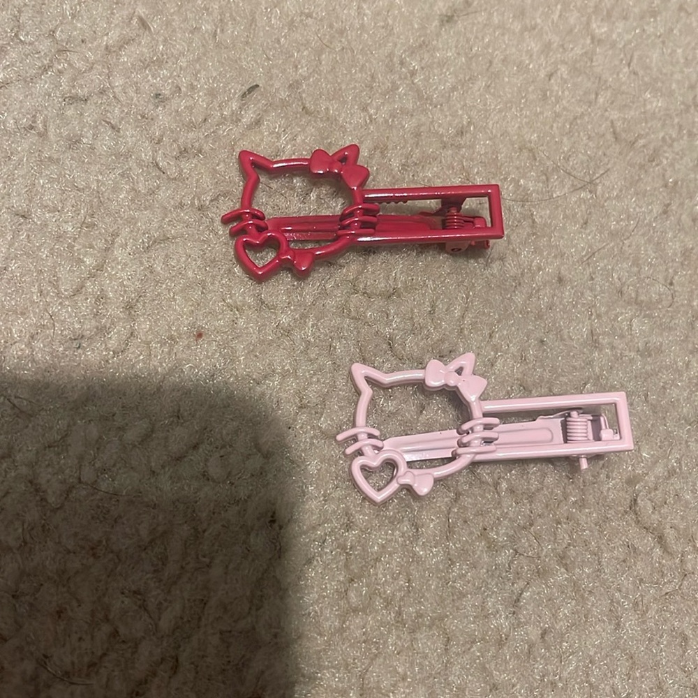 Hello Kitty Two Piece Pink and Red hair clips
